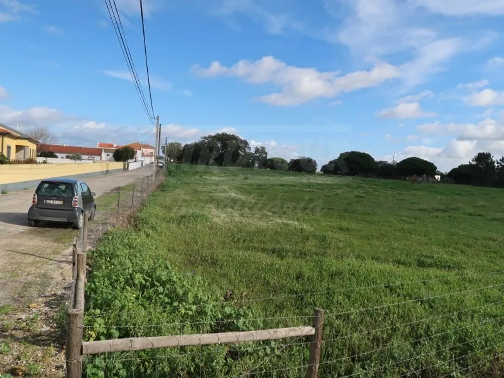 Aed - Development Land with Construction Capacity in Palmela