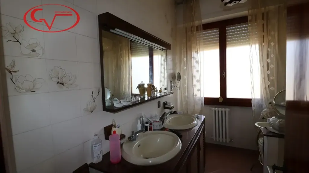 Salles de bain - Trifamiliare Villa with Garden in Montevarchi