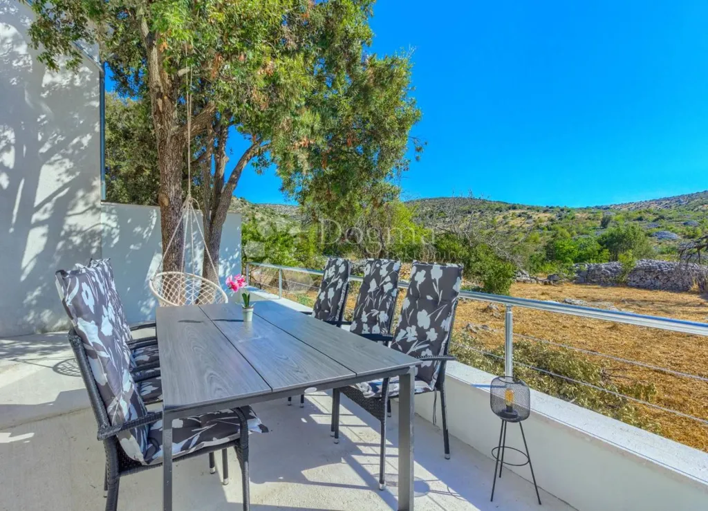 Terrazza - Traditional Villa with Pool in Nerežišća