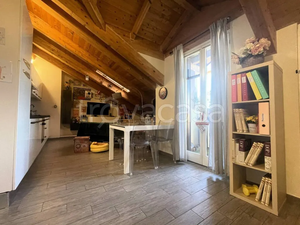 Pièces - Modern Apartment with Balcony in Trofarello