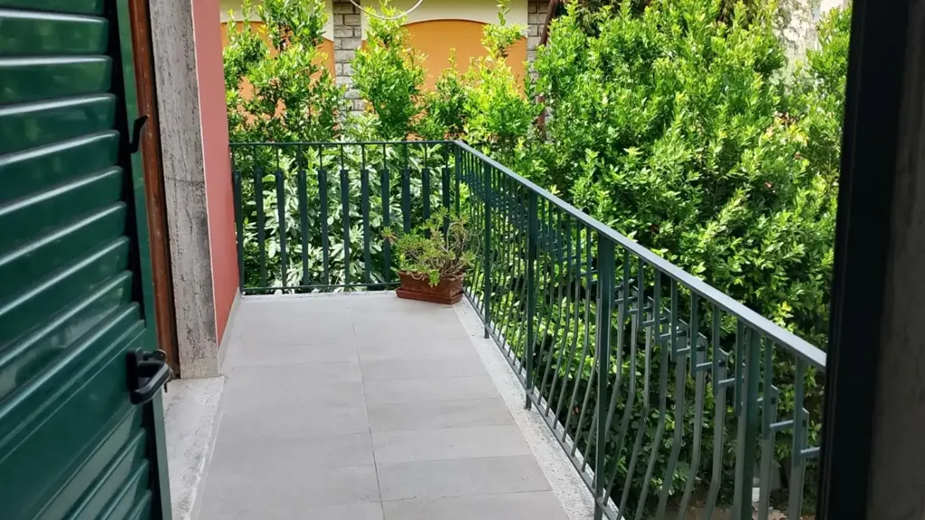 Rõdu - Villa with Garden in Moriano, Lucca