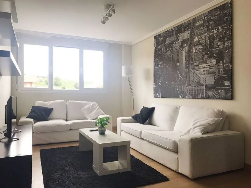 Salón - Apartamento exterior con balcón en Lanciego