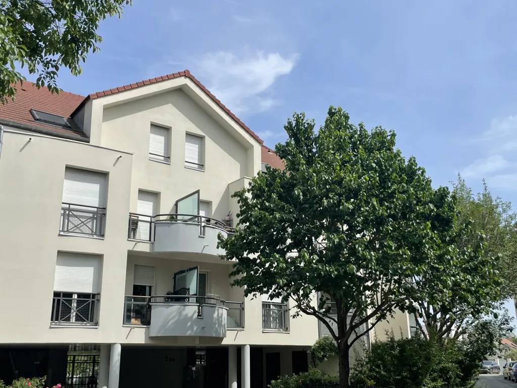 Välivaade - Duplex Flat with Garden View in Massy