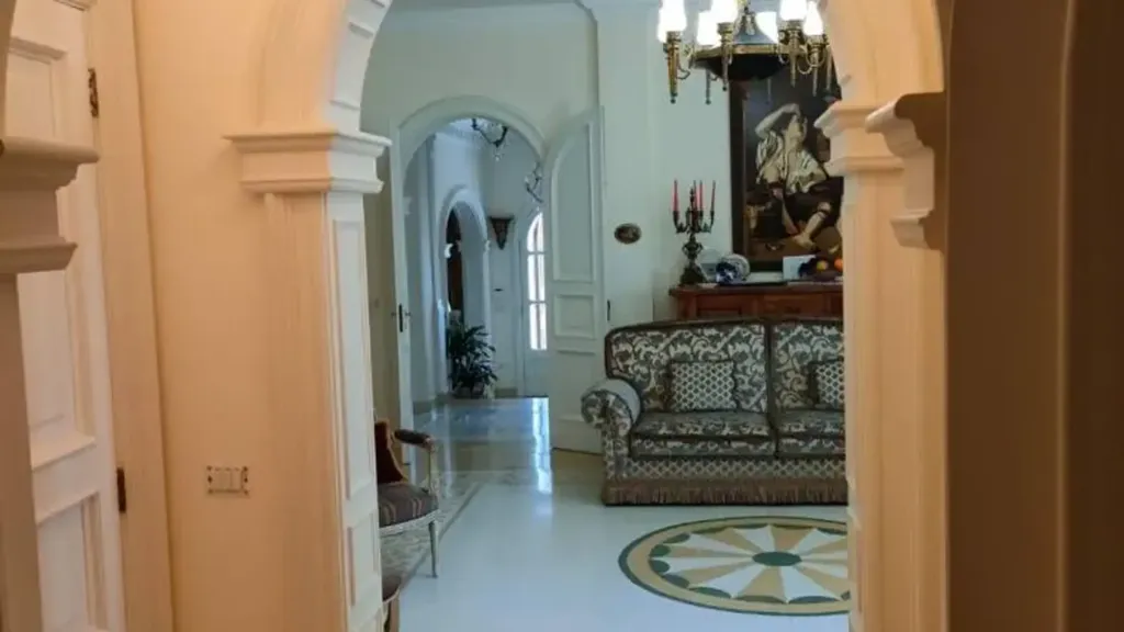 hallway_entrance