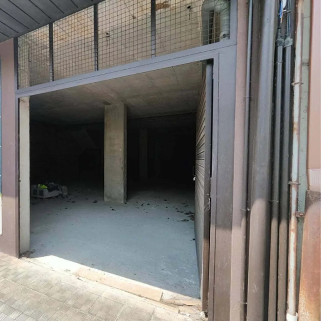 Garage - Commercial Space with Tour in Narón, A Coruña