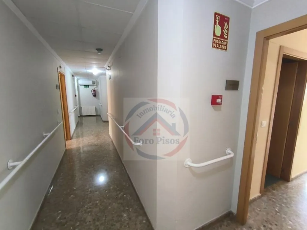 Operational Elderly Care Villa near Xàtiva