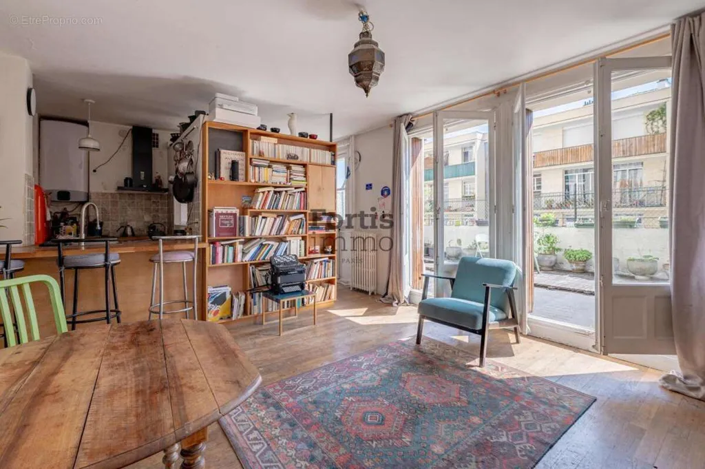 Elutuba - Studio with Large Terrace in Pantin