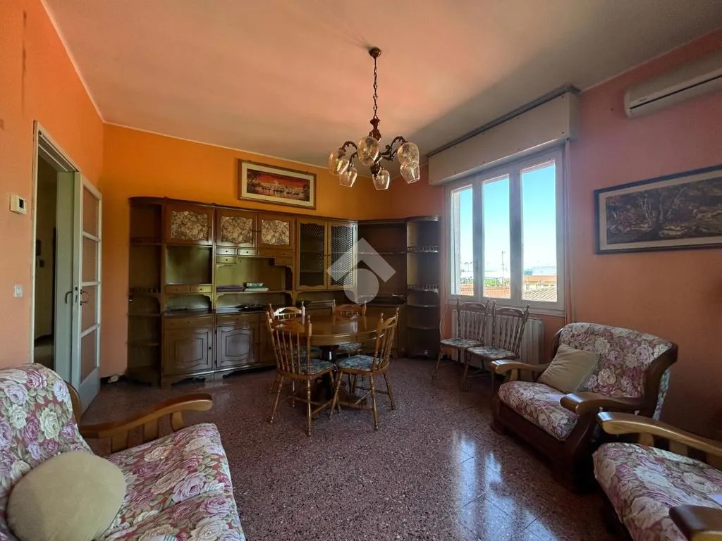 Söögituba - 3-Room Apartment with Balcony in Brescia