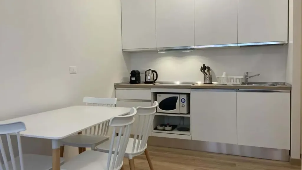 Köök - One-Bedroom Apartment with Balcony in Basiglio