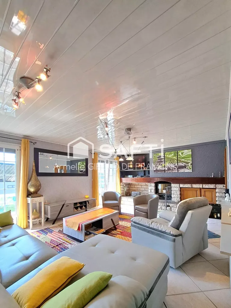 Séjour - Maison avec Piscine et Jacuzzi à Saint-Bernard