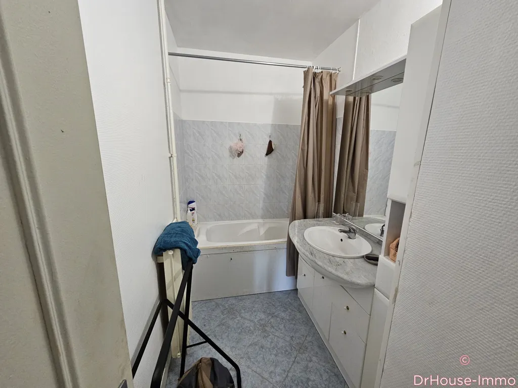 Vannitoad - Bright Flat with Two Bedrooms in St André