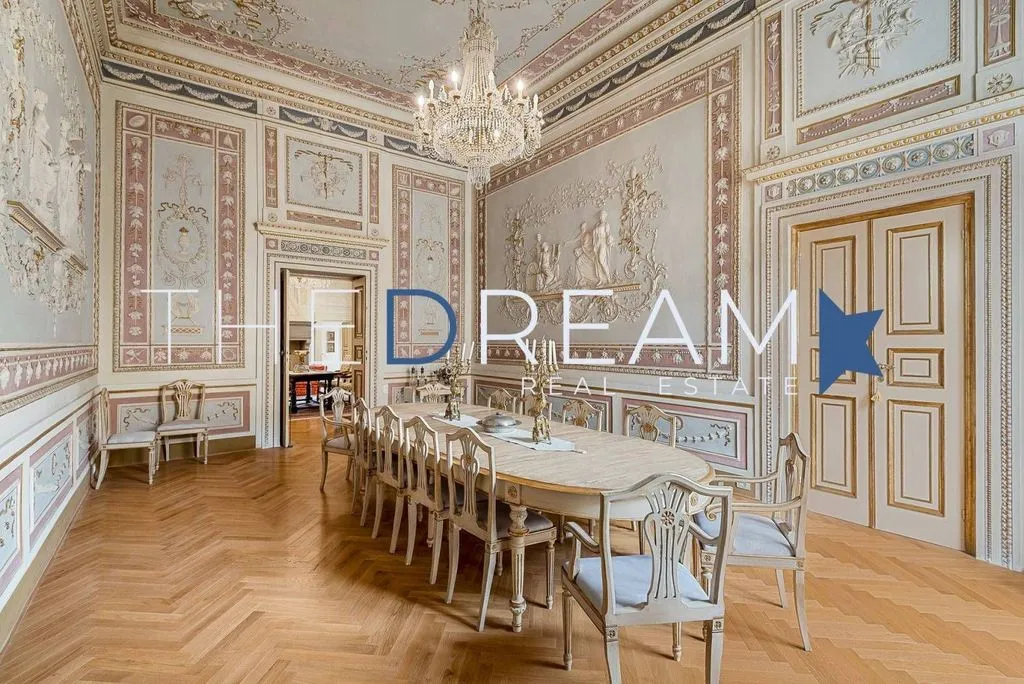 Sala da pranzo - 5-Bedroom Flat in Historic Building, Lucca