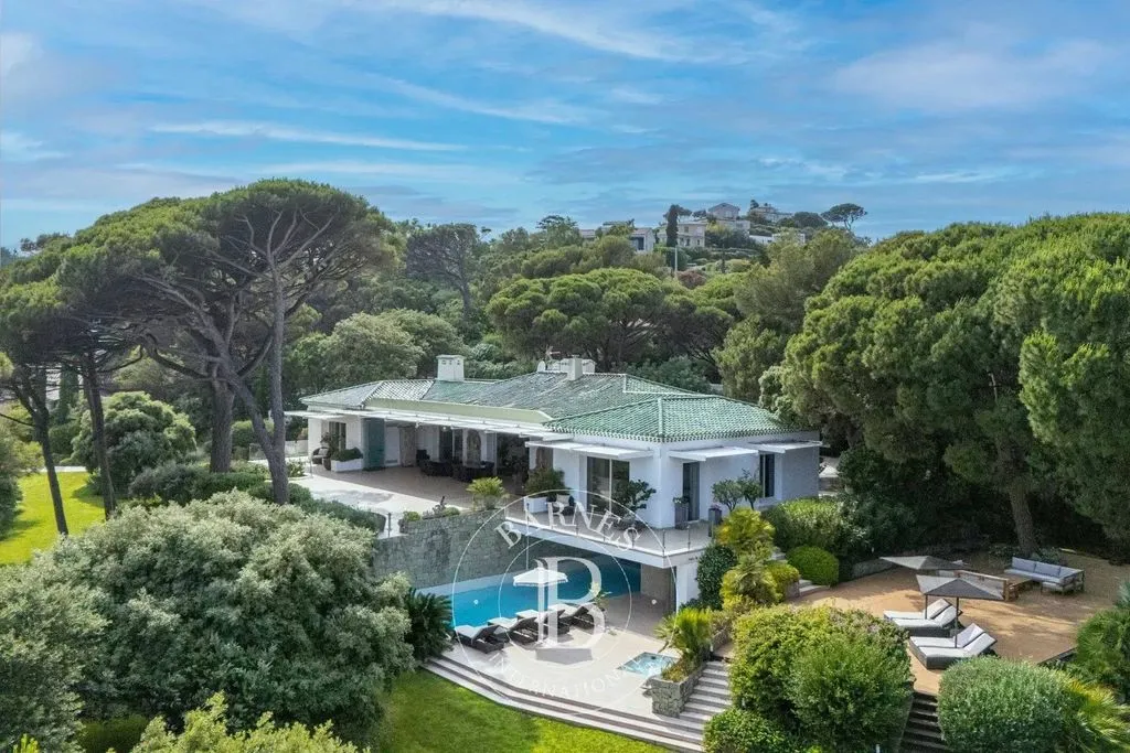 Vue aérienne - Villa Luxe avec Plage Privée à Sainte-Maxime