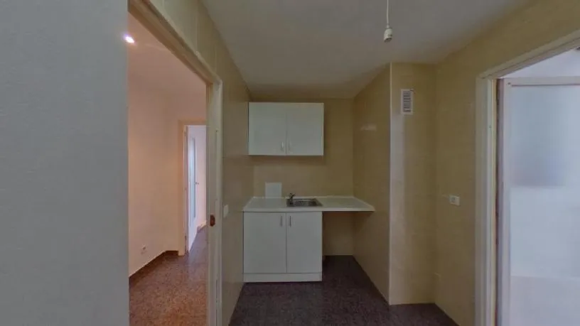 Entrée - Family-Size Flat with Central Location in Tarragona