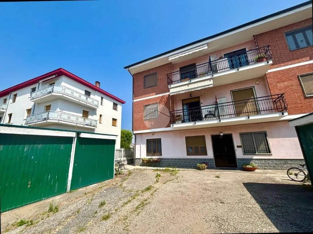 Esterno - 4-Room Apartment with Balcony in Torino