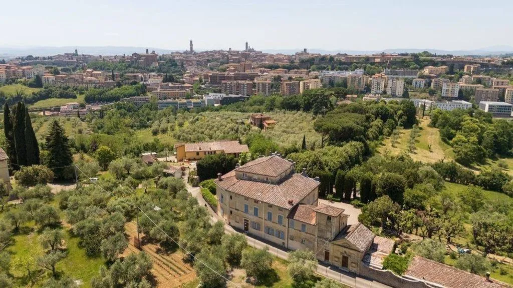 Õhuvaade - Baroque Villa with Private Garden in Siena