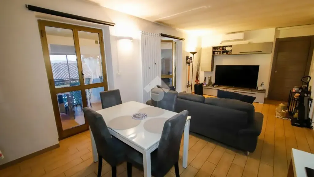 Elutuba - Semi-detached House with Garden in Bosconero