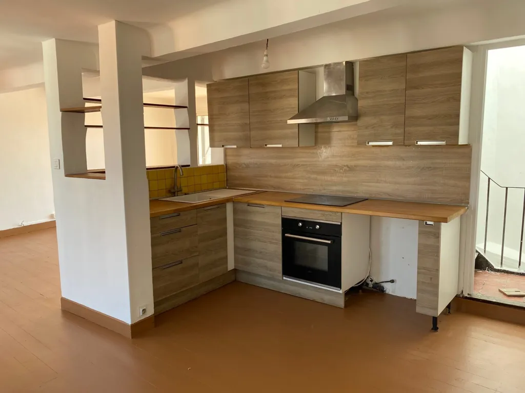 Kitchen - Duplex Apartment with Terrace in Toulon Centre