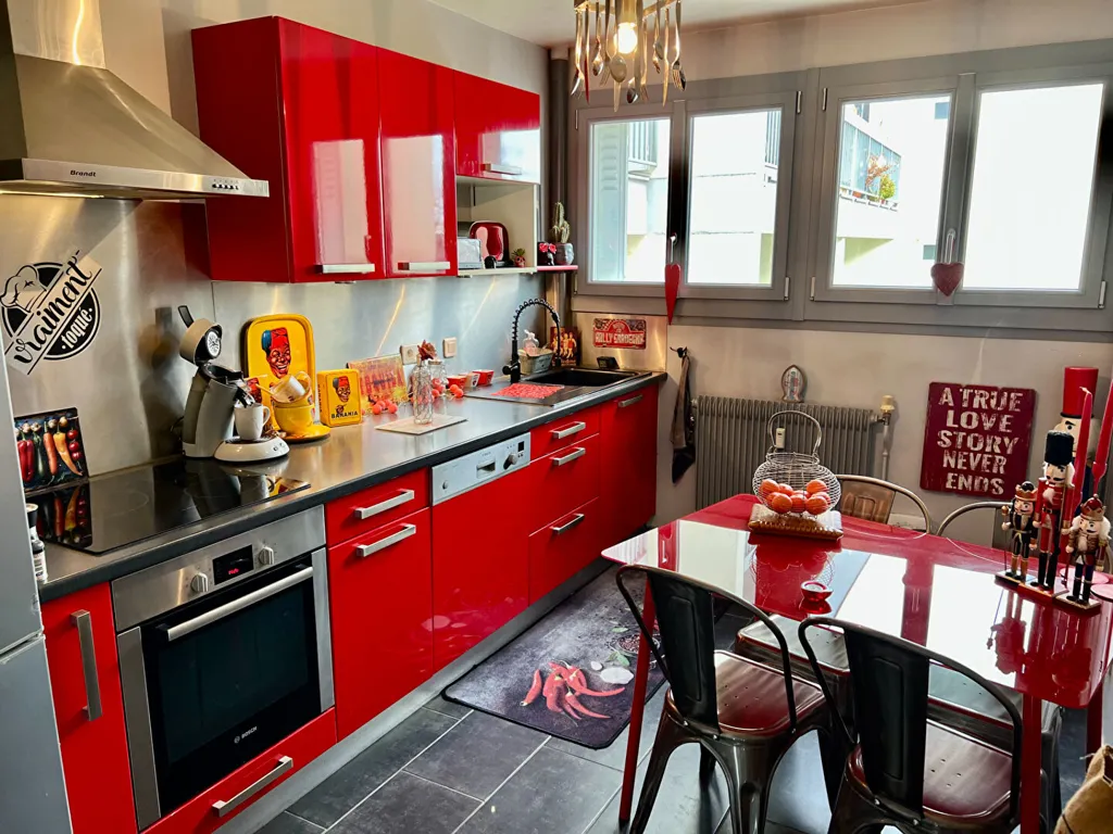 Cuisine - Appartement avec Balcon au Cœur de Chamalières