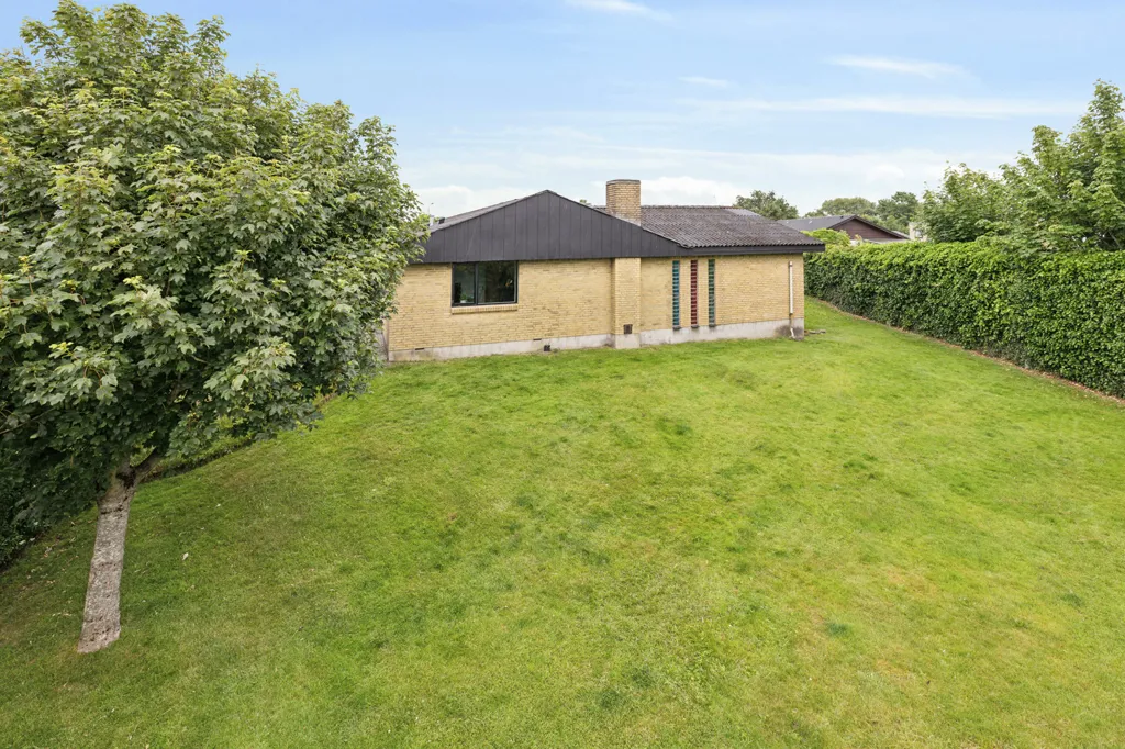 Garden - Maintained Family Villa in Viborg