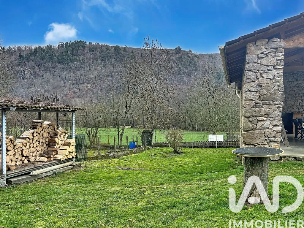Jardin - Maison de Campagne avec Piscine à Beauzac