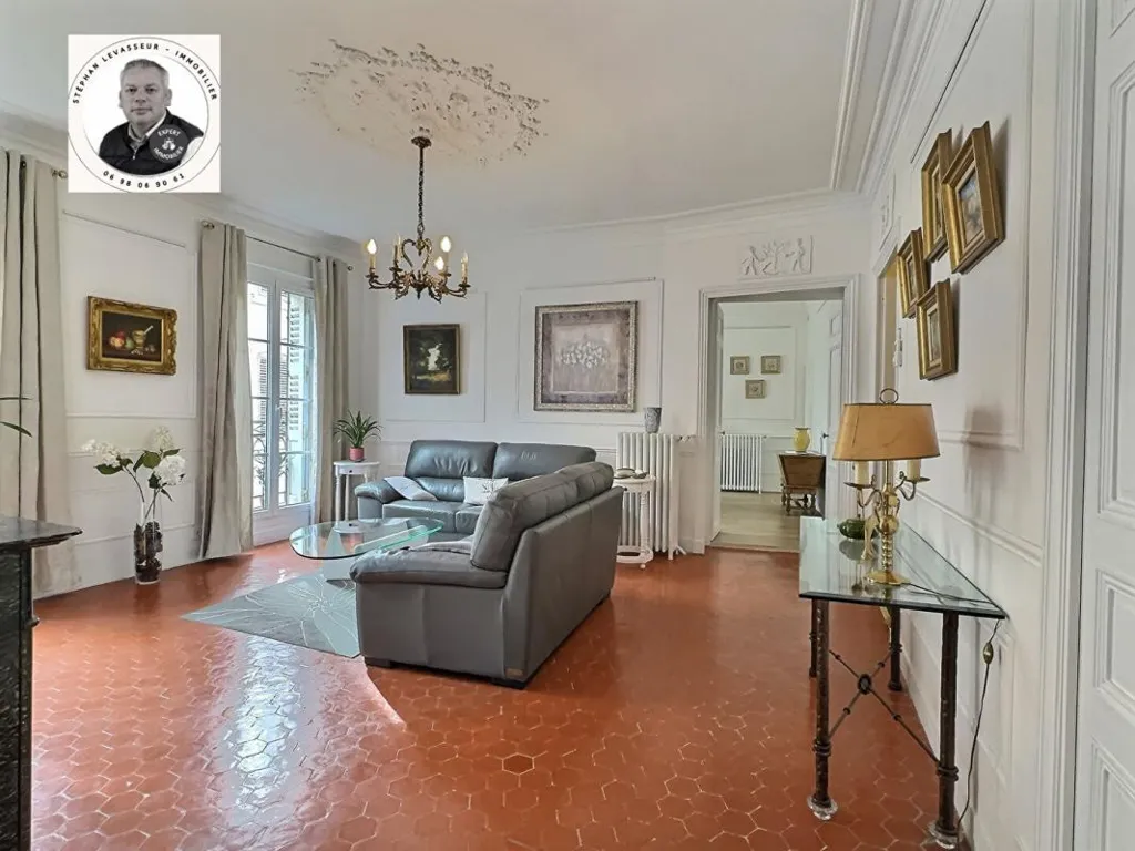 Elutuba - Haussmannian Flat in Draguignan