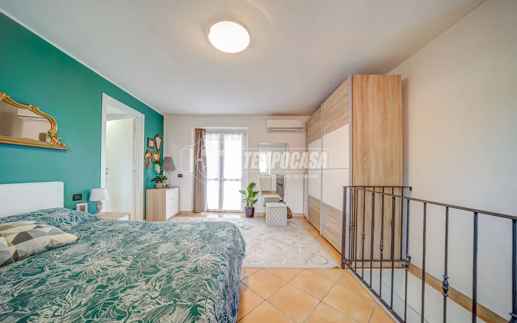 Magamistoad - Semi-Detached House with Garden in Sumirago