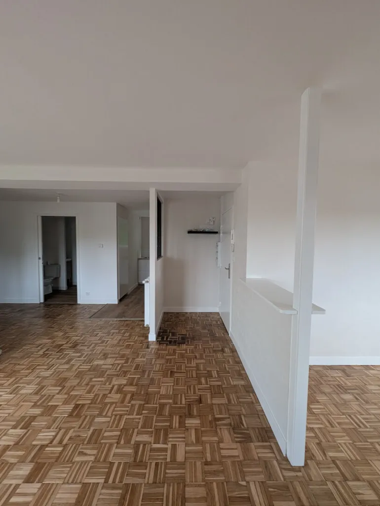 Elutuba - Renovated Flat with Balcony and View in Brest