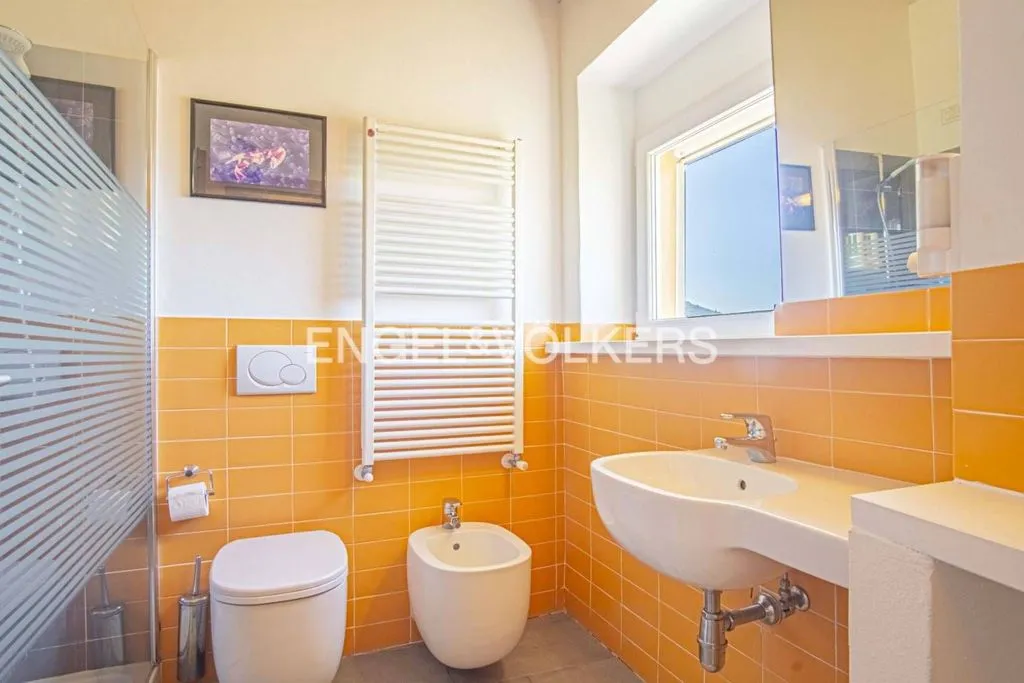 Salles de bain - Historic Luxury Hotel with Panoramic Views in Carasco