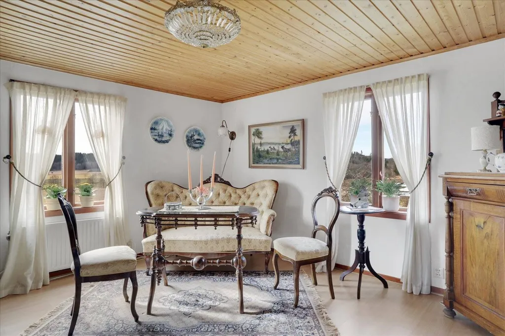 Dining Room - Historic House with Garden in Uddevalla