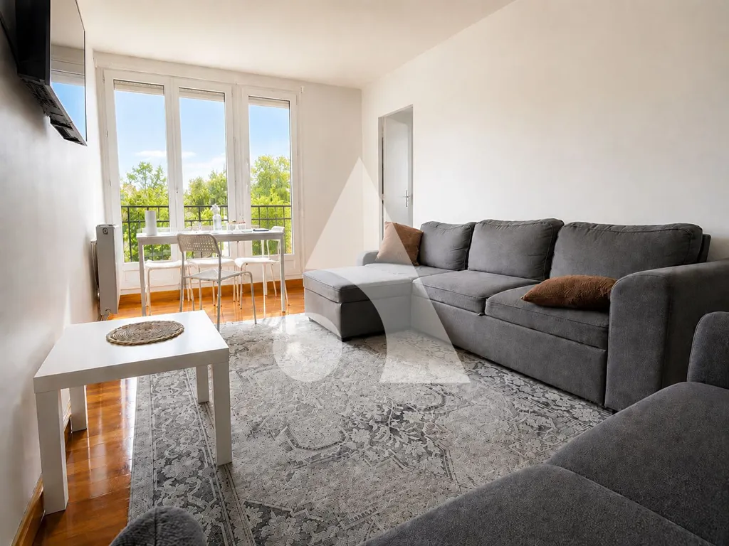 Séjour - Appartement 4 Pièces avec Parking à Franconville