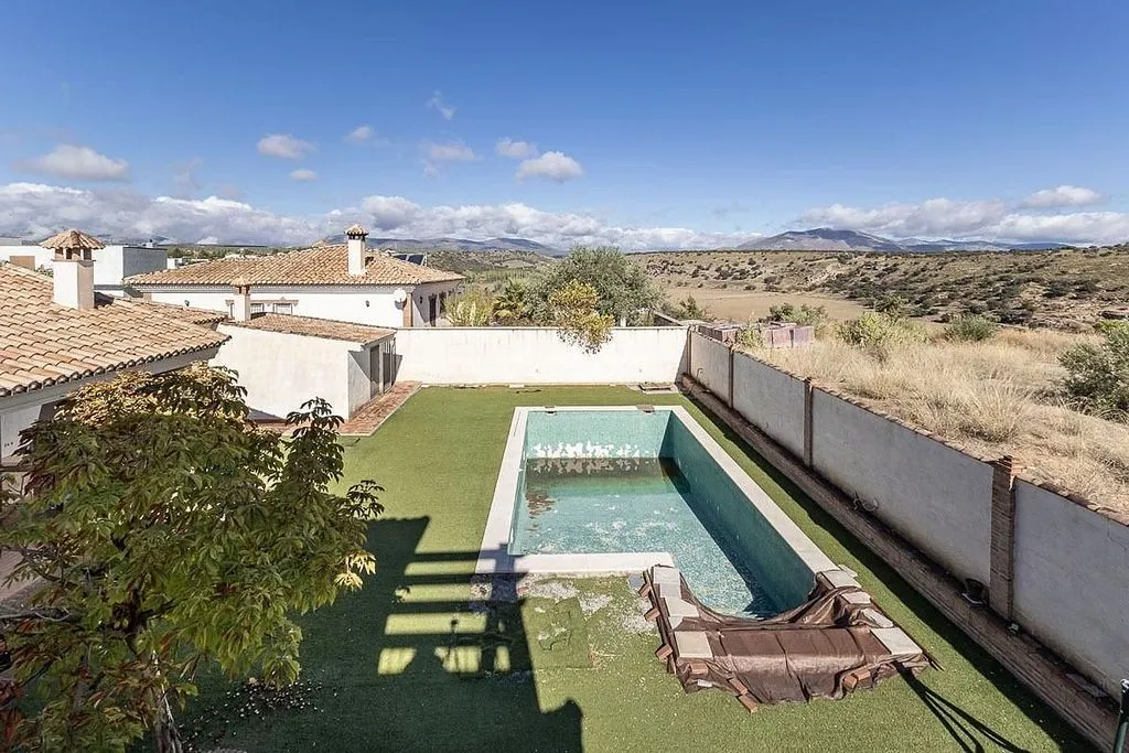 Piscine - Chalet with Pool and Terrace in Atarfe