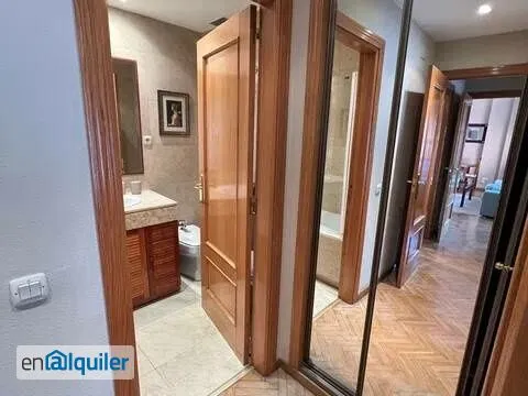 Entrée - Modern Flat with Balcony in Delicias, Madrid
