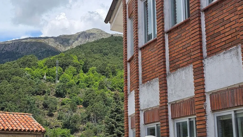 Exterior - Apartment with Pool and Terrace in Mijares