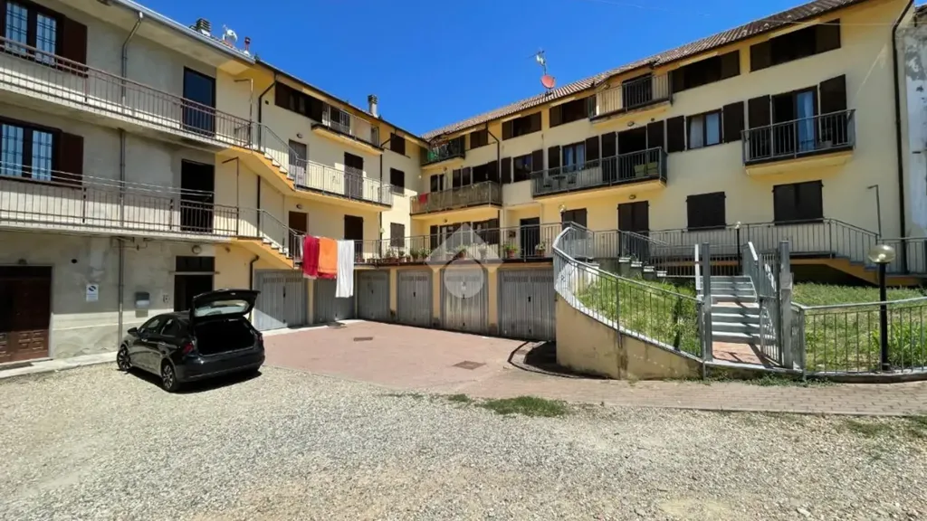 Välivaade - Mansard Apartment with Terrace in Cassinasco