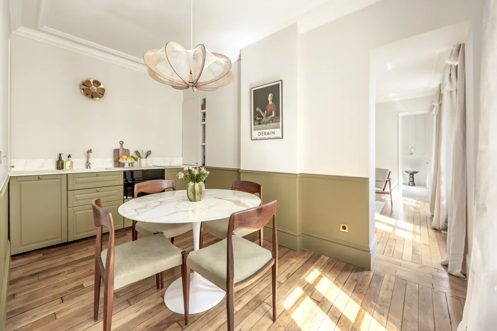 Söögituba - Renovated 3-Piece Paris 7e with East View