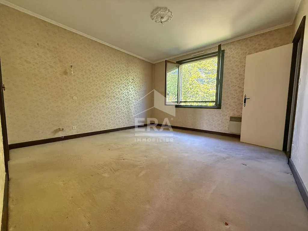 Pièces - Maison Familiale avec Piscine à Écully
