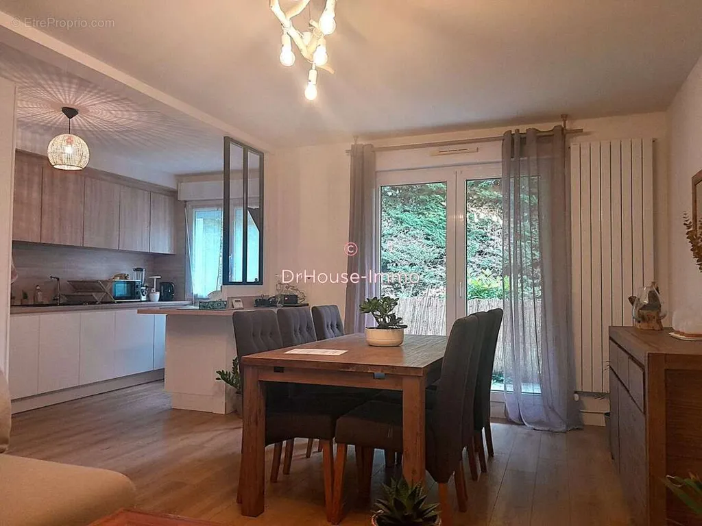 Salle à manger - Appartement Lumineux avec Balcon à Angers