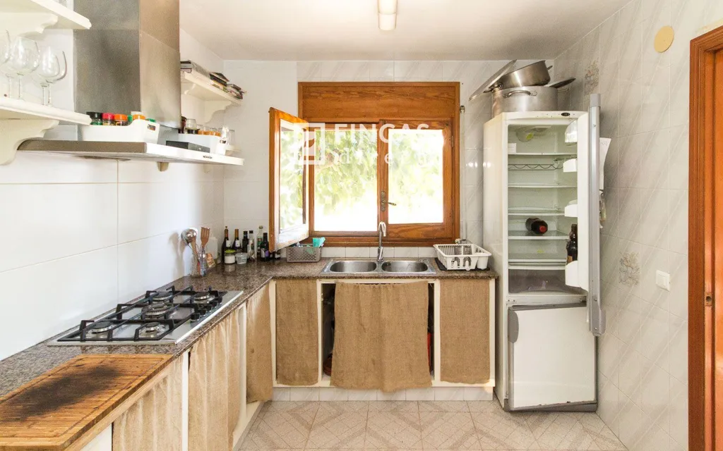 Cuisine - Detached Chalet with Fireplace in Deltebre