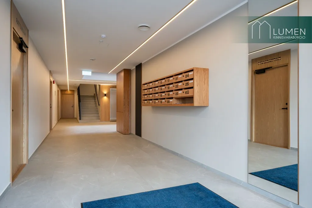 hallway_entrance
