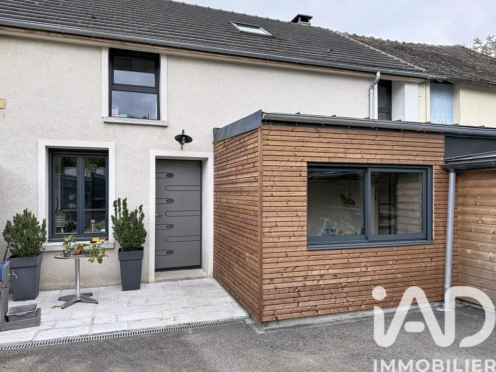 Välivaade - Renovated House with Terraced Garden in Bréval