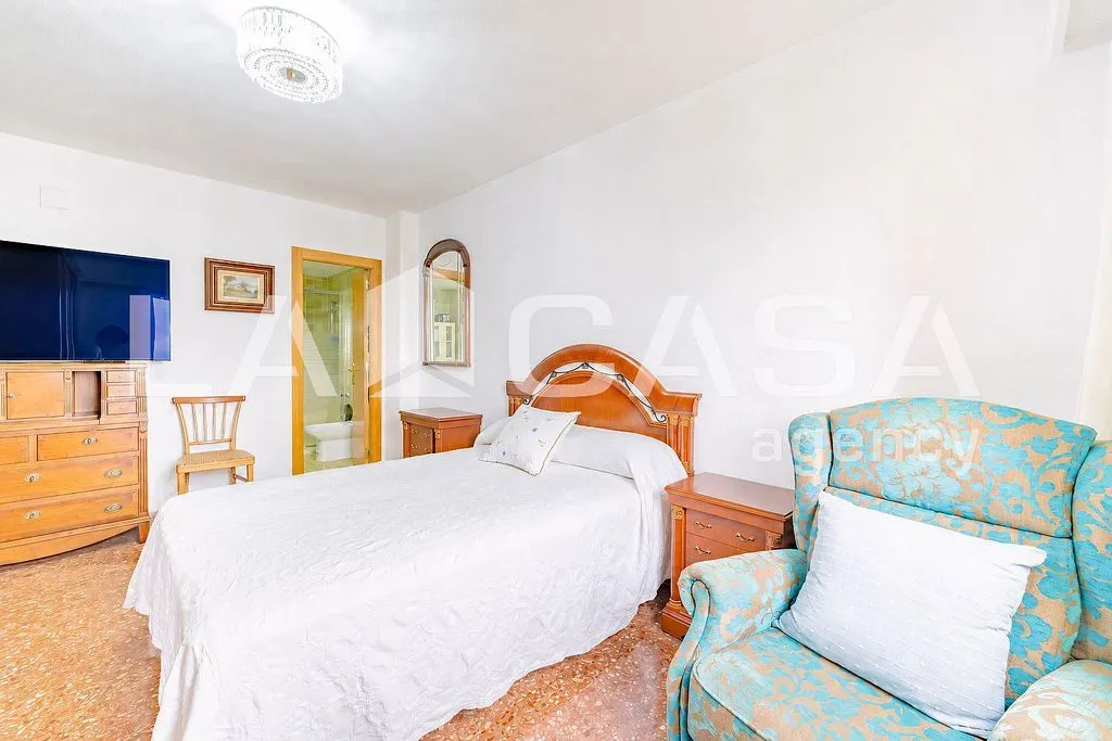 Chambres - Spacious Apartment with Metro Access in Vara de Quart
