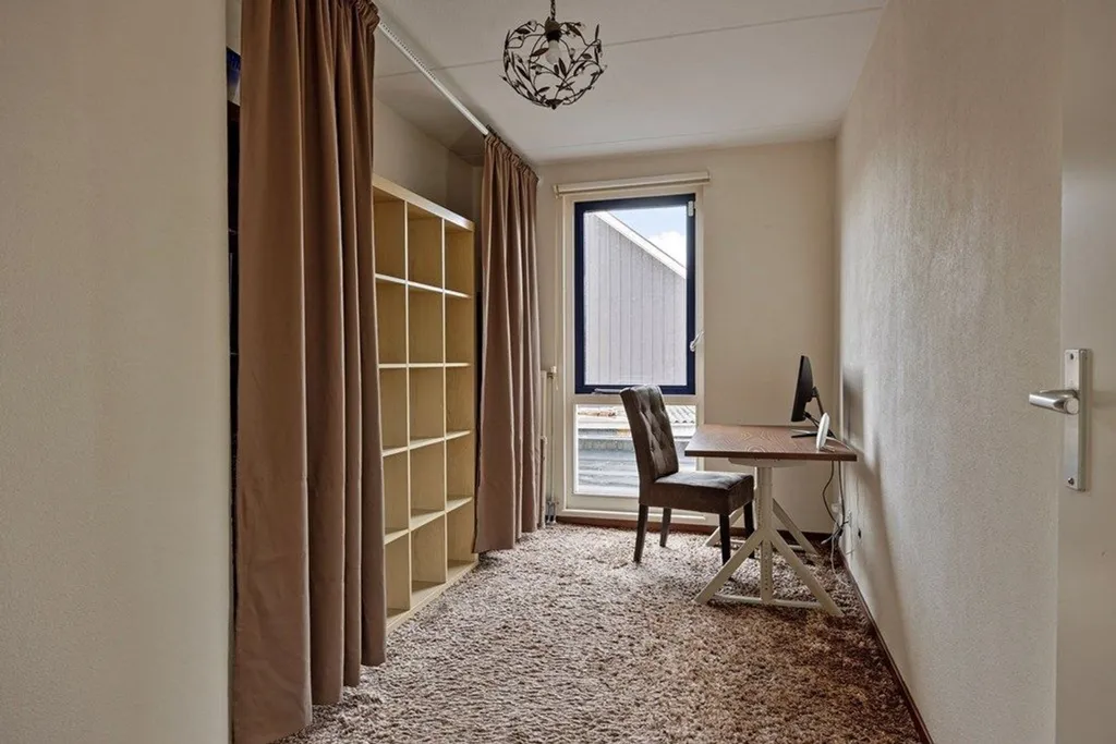 Bureau - 2-on-1 Apartment with Garden in Zoetermeer