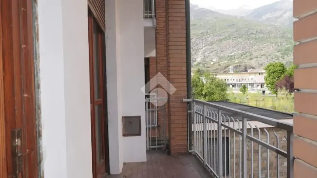 Balcon - Commercial Space with Central Location in Susa