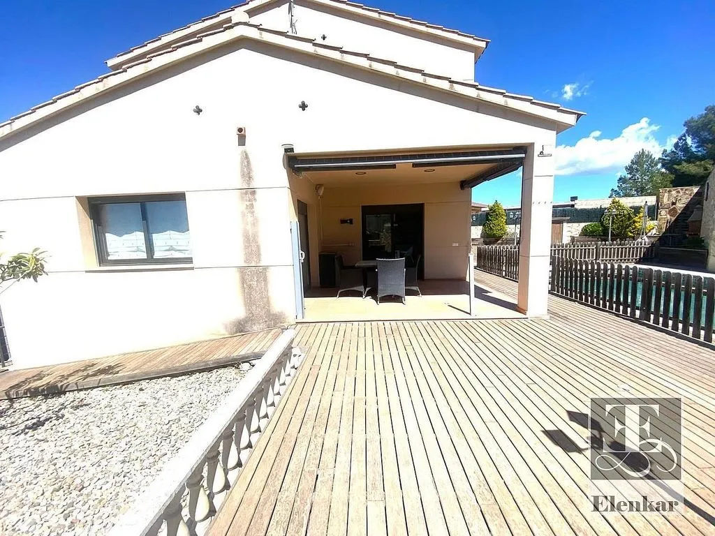 Terrasse - Independent House with Pool in Valldemar