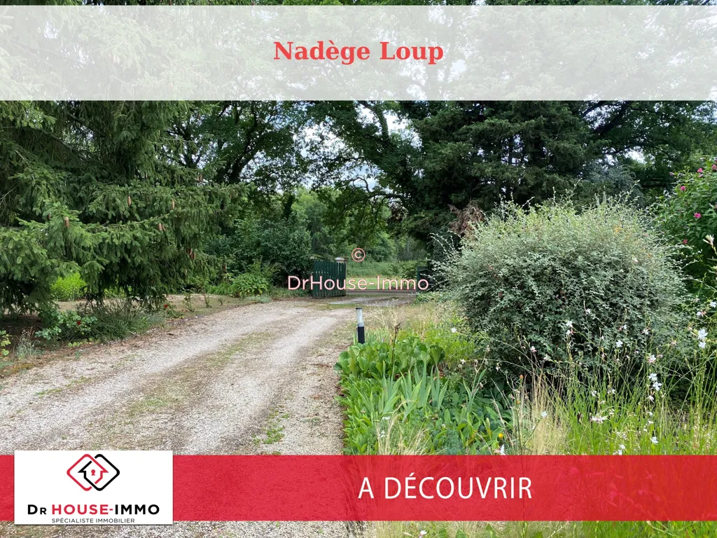 Jardin - Pavillon Traditionnel avec Piscine à Charbuy
