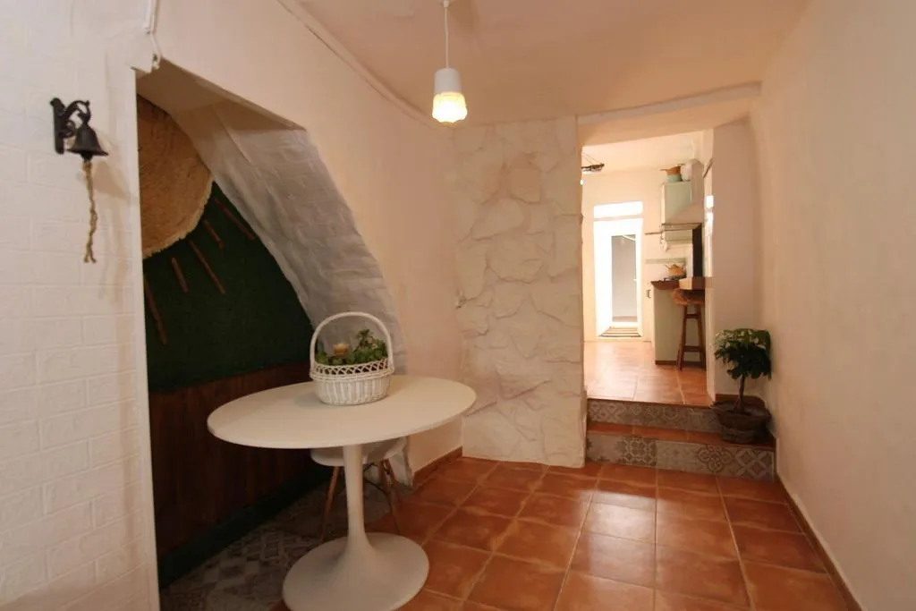 Esik - Chalet with Terrace in Moncada