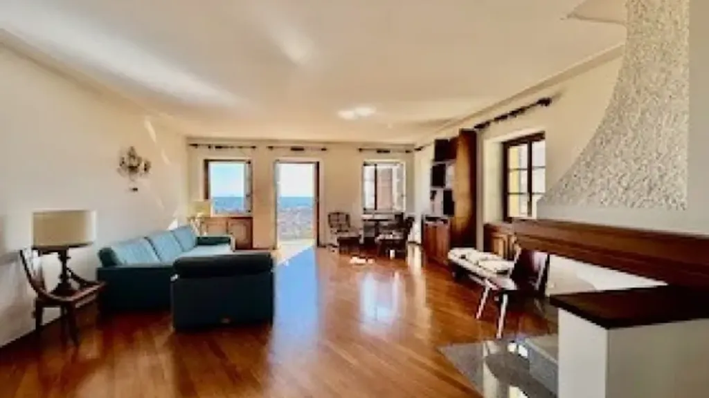Soggiorno - Apartment with Balcony in Biella Historic Centre