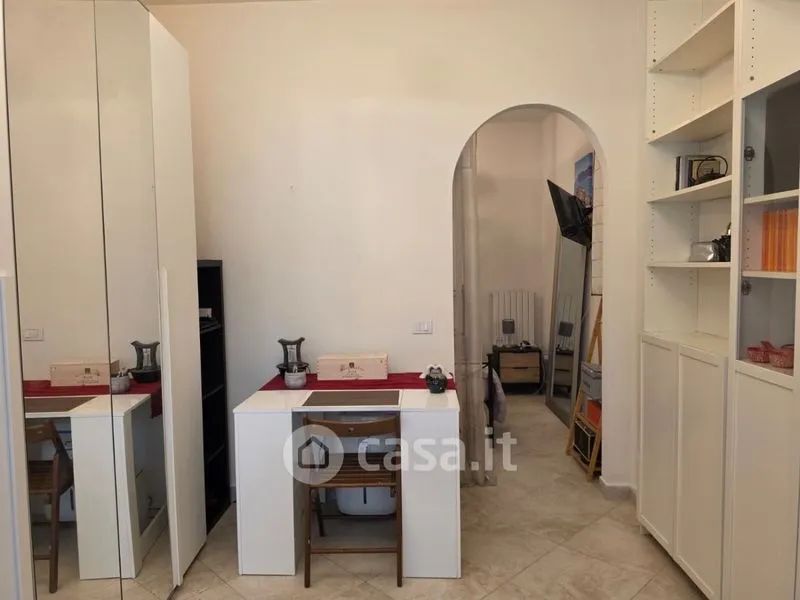 Kabinet - Rearranged Flat with Balcony in Piacenza