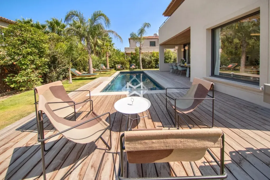 Bassein - Modern Villa with Garden in Village Centre